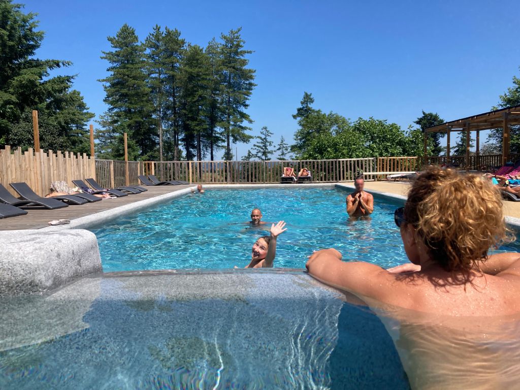 Piscine balnéo Domaine du Coq Rouge